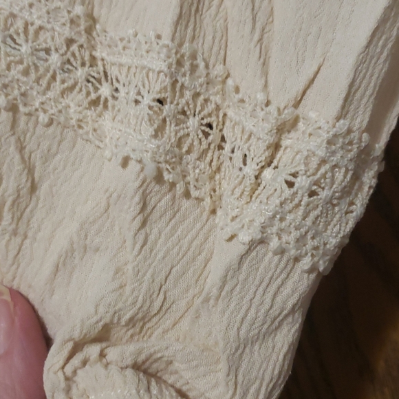 1 L left New boutique lace top - Picture 11 of 12